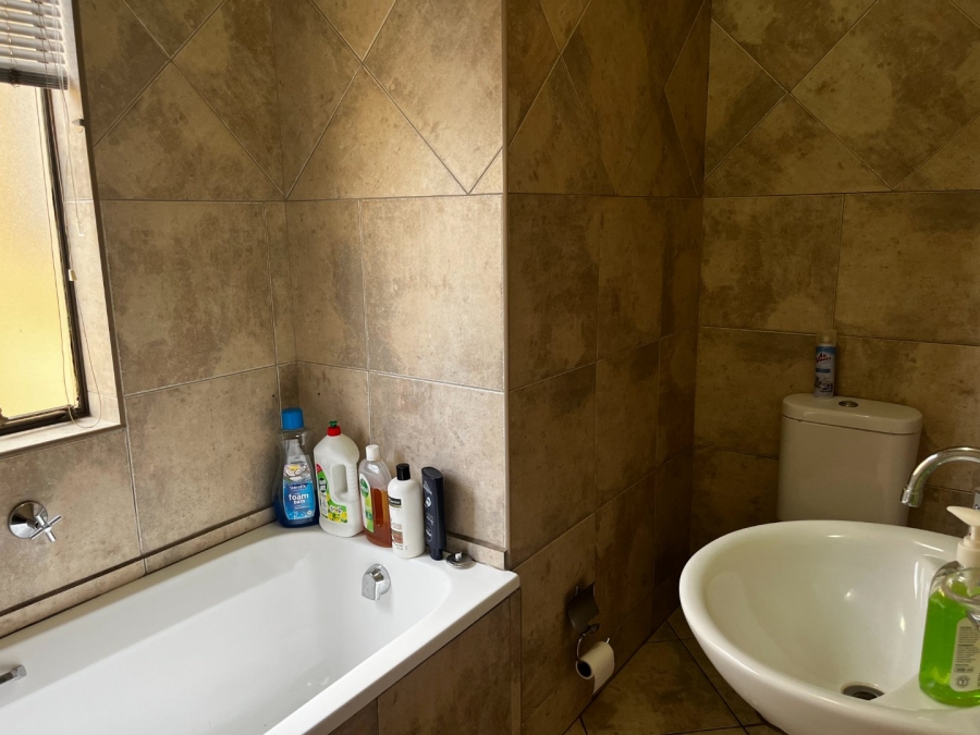 3 Bedroom Property for Sale in Melodie North West